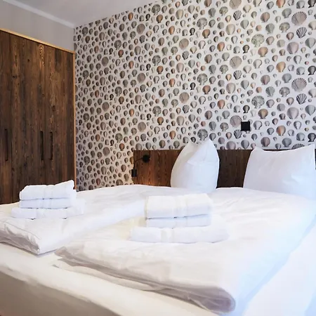 Binnendiek Haus 1 8 * Бюзум